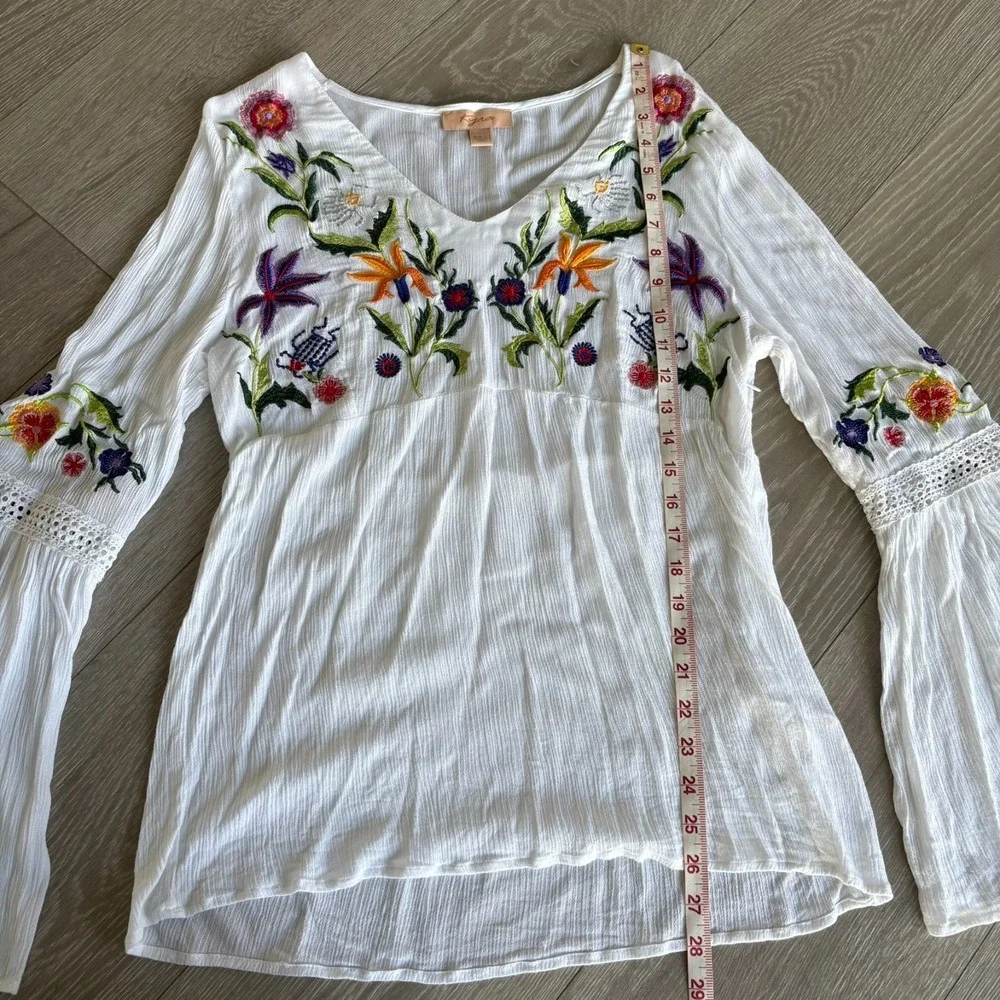 Kyra Anthropologie Womens White Embroidered Flower Bell Sleeve Top Size L - Picture 16 of 16